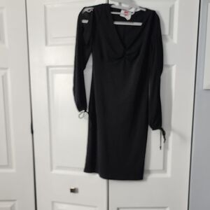 VENUS Elegant Black Long Sleeve Dress